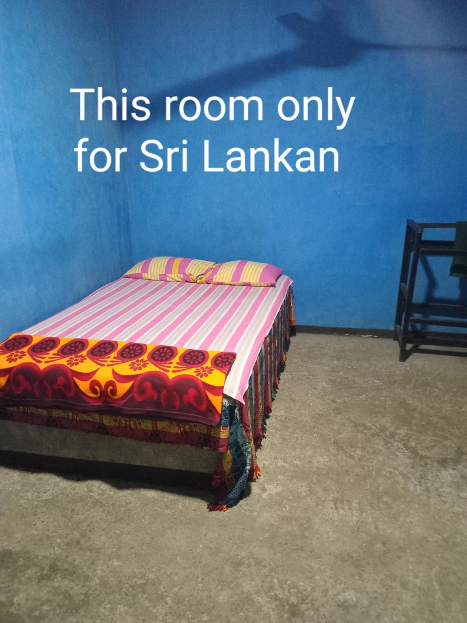 J Hostel Kandy Bagian luar foto