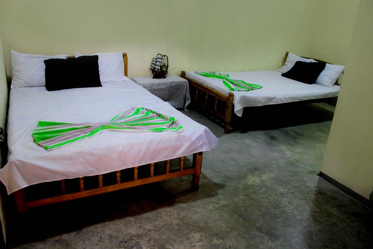 J Hostel Kandy Bagian luar foto