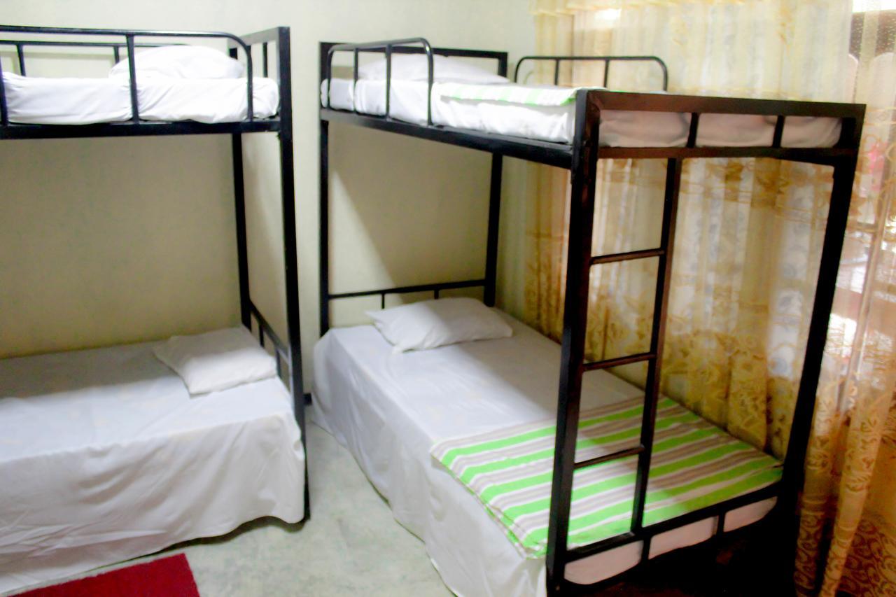 J Hostel Kandy Bagian luar foto