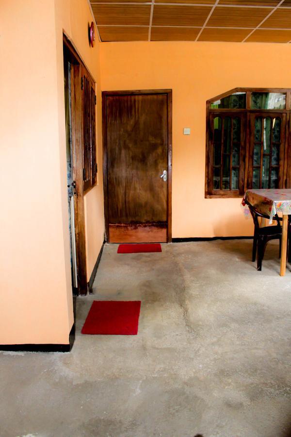 J Hostel Kandy Bagian luar foto