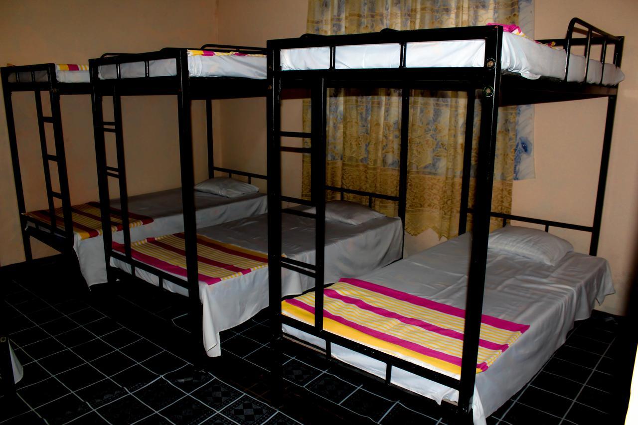 J Hostel Kandy Bagian luar foto