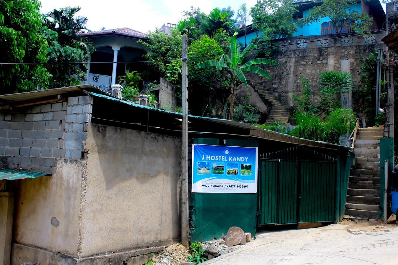 J Hostel Kandy Bagian luar foto