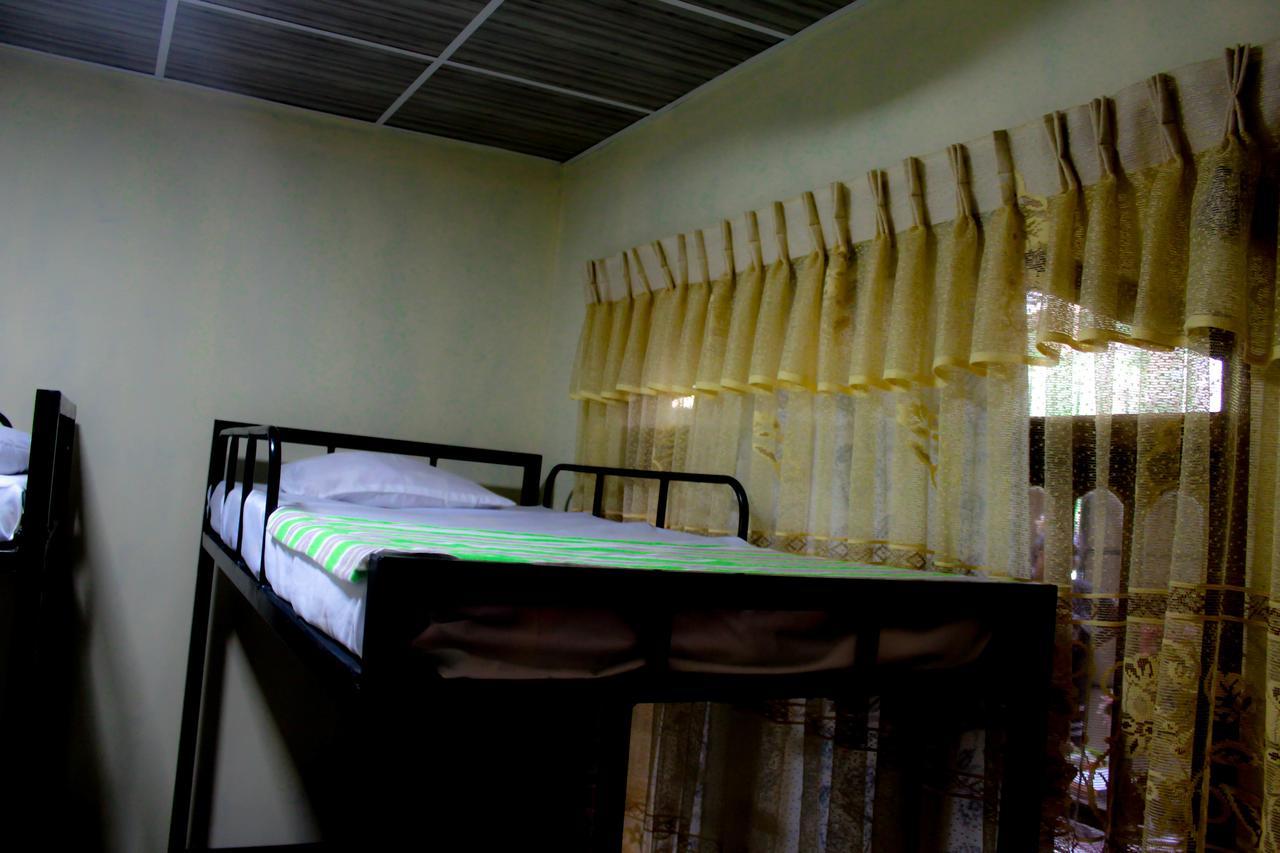 J Hostel Kandy Bagian luar foto